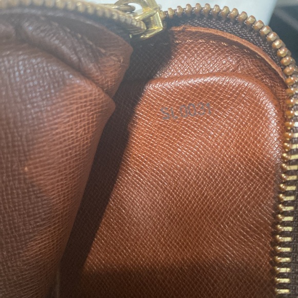 Authentic Louise Vuitton Danube - Picture 3 of 11